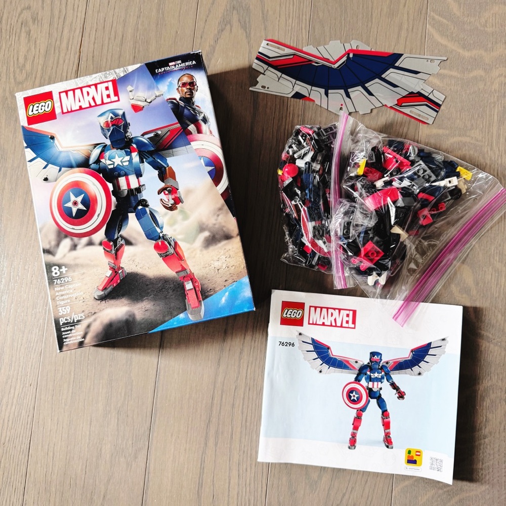 LEGO® Marvel Super Heroes New Captain America Construction Figure 76296 - Picture 2 of 2